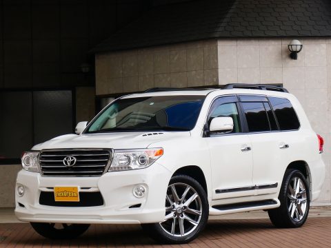 TOYOTA LANDCRUISER　トヨタ　ランドクルーザー　ランクル200　白　ＺＸ　Ｈ２４